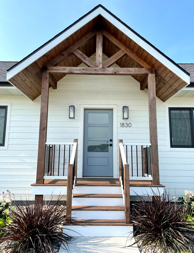 1830 22nd St S, Brookings, SD 57006