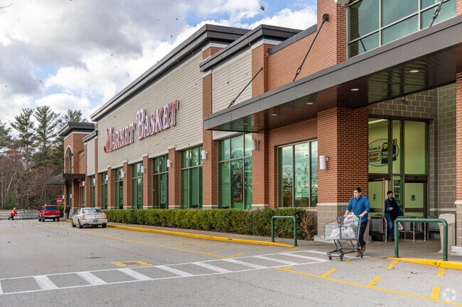 The local Market Basket in the Hooksett neighborhood is busy spot for groceries.