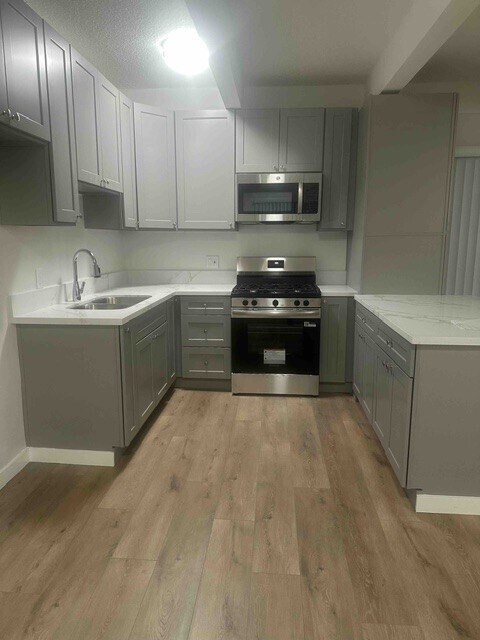 1640 N Hobart Blvd, Los Angeles, CA 90027