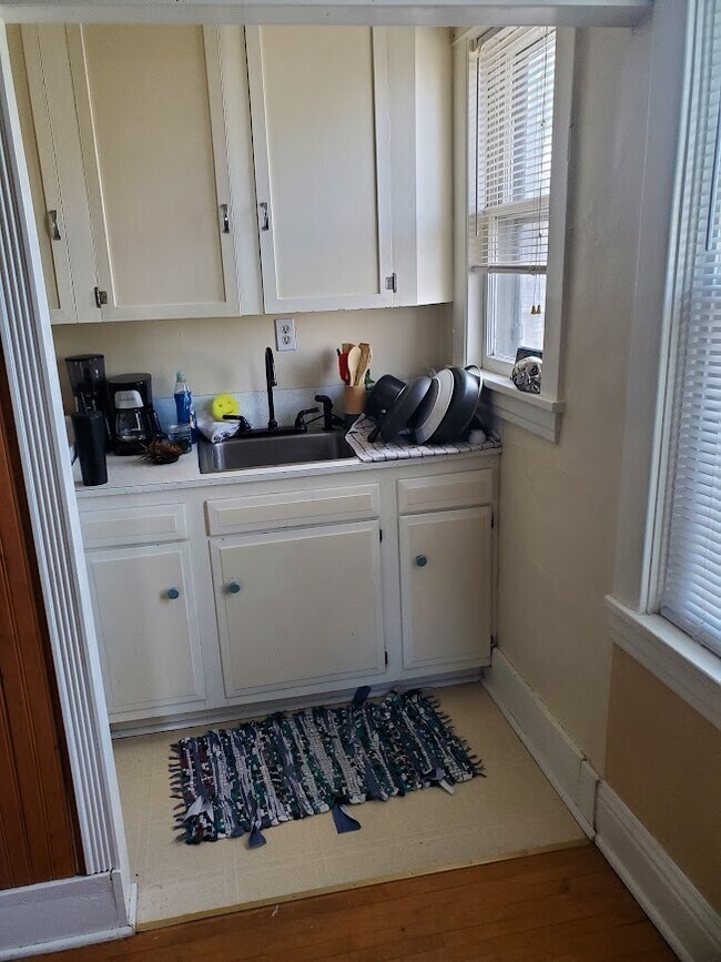 606 7th St N unit One, Fargo, ND 58102 - photo 3