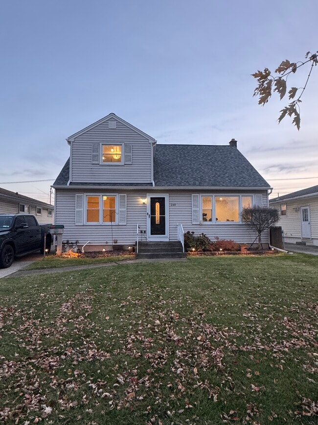 249 Dunlop Ave unit Lower, Tonawanda, NY 14150 - photo 2