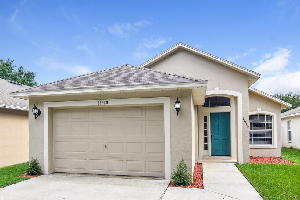 11710 Mango Cross Ct, Seffner, FL 33584 - photo 1