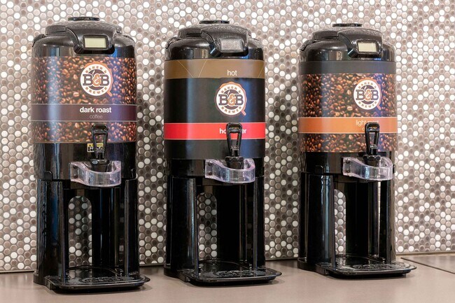 6605 NW 7th St, Miami, FL 33126 - photo 5