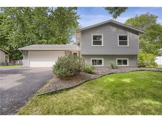 9937 Deerwood Ln N, Maple Grove, MN 55369