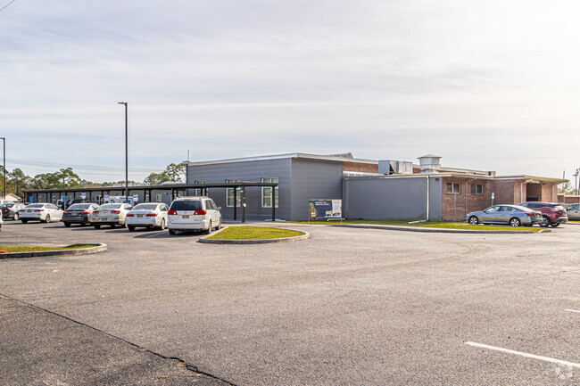 There is ample parking available around the Kreole Primary Elementary School campus.