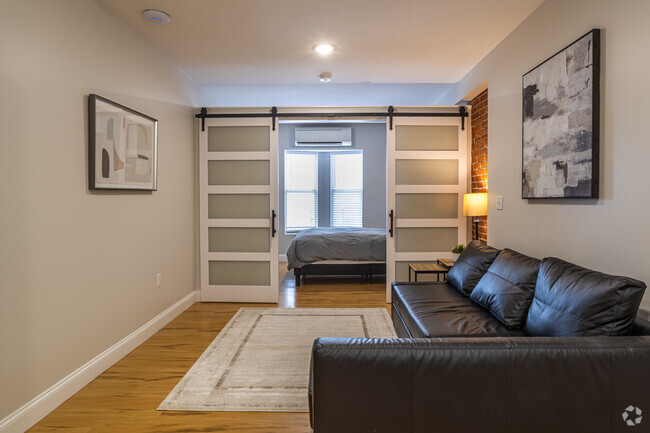 Deluxe + 1BR Living Area