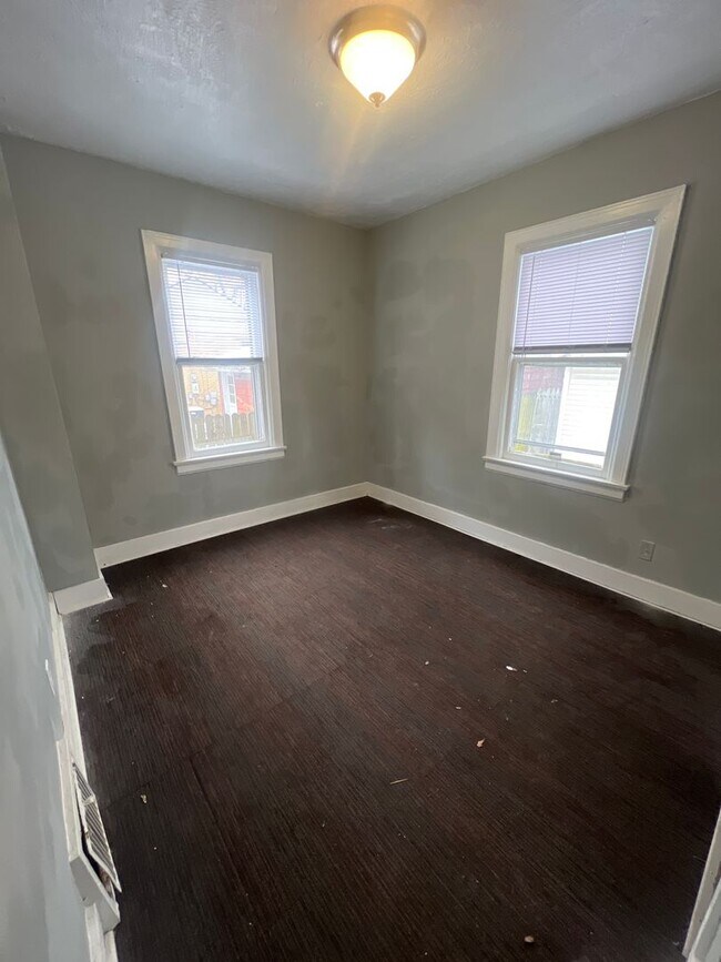 2557 S 6th St, Springfield, IL 62703 - photo 6