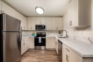 1500 Shadowridge Dr, Vista, CA 92081