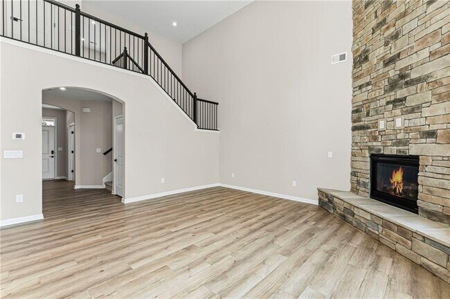 716 Crystal Lake Pkwy, Hoschton, GA 30548 - photo 6