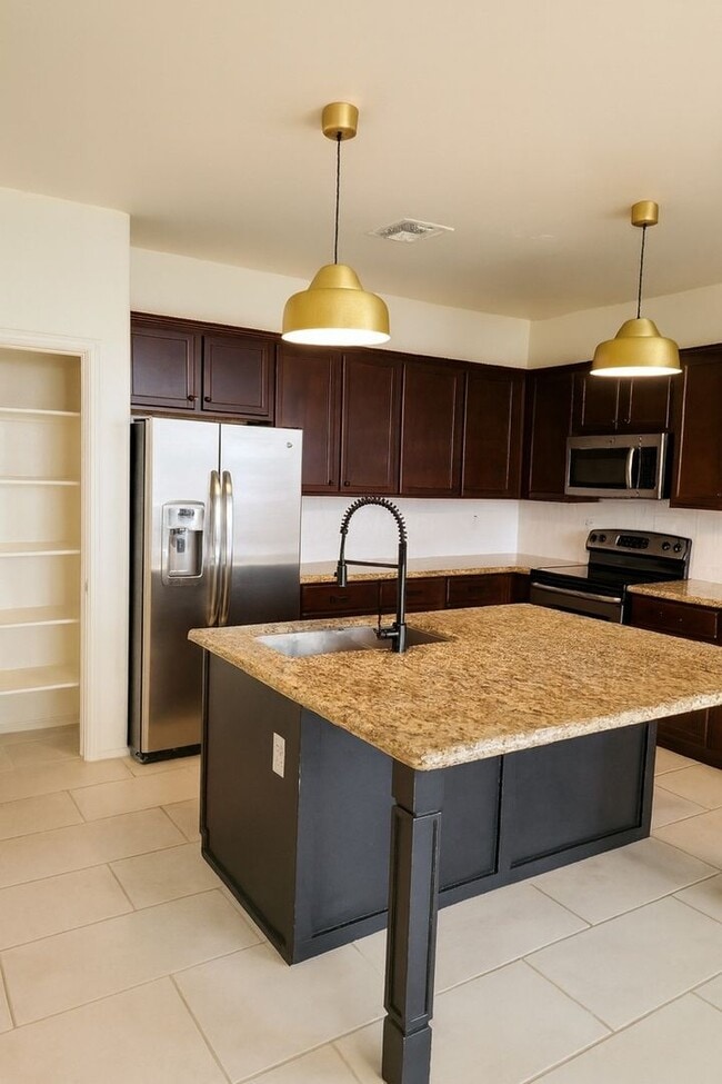 21008 W Ridge Rd, Buckeye, AZ 85396 - photo 2