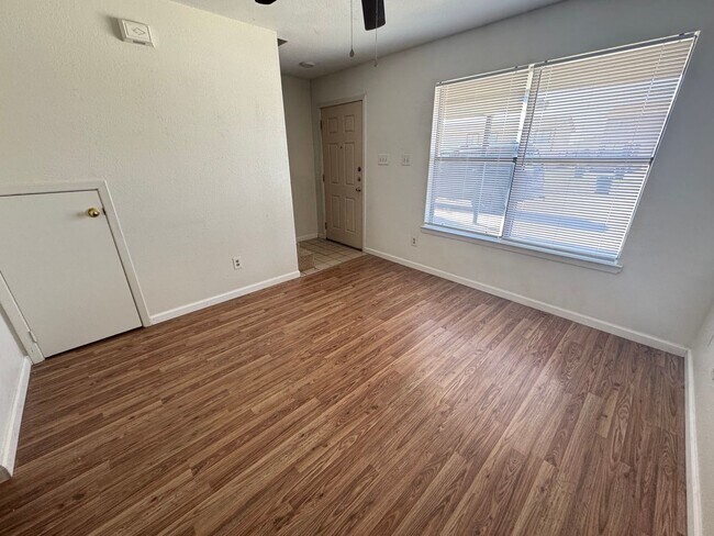 1203 Monroe Loop unit C, Killeen, TX 76543 - photo 2