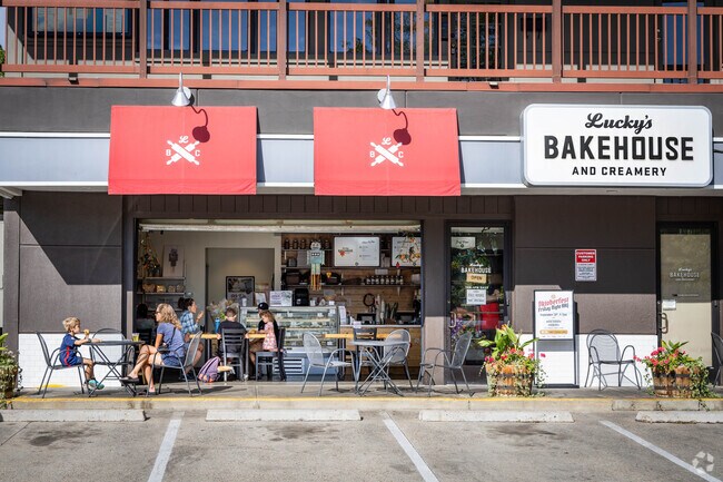 Lucky’s Bakehouse Cafe in Wonderland specializes in healthy comfort food.