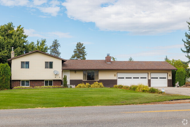 Find split level ranch style homes spread throughout Central Post Falls.