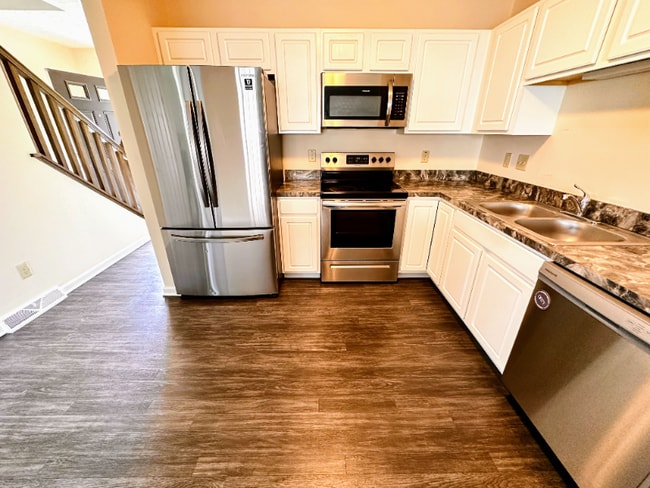 33168 Beverly Ln, Avon Lake, OH 44012 - photo 6