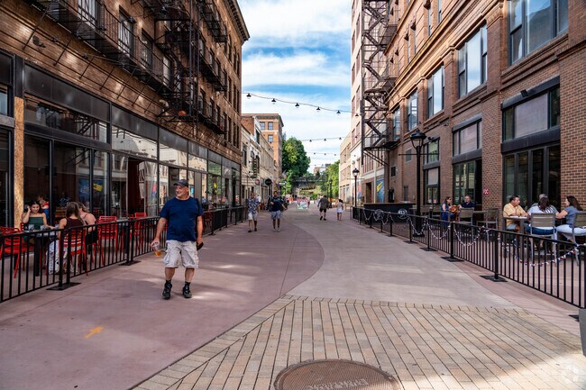 Erie residents can ejoy the many dining options in downtown Youngstown