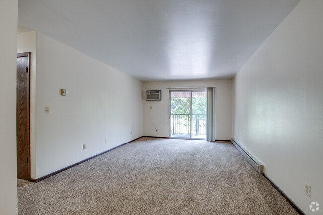 Half Moon Lake Apartments, Eau Claire, WI 54703 - photo 5