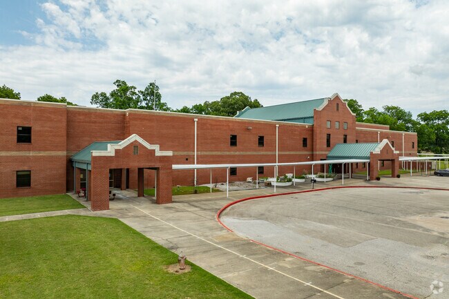 Lucy Elementary School receives a C- rating on Niche.com.