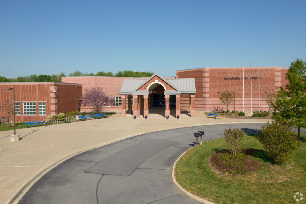 Tuscarora High School, Leesburg VA Rankings & Reviews - Homes.com