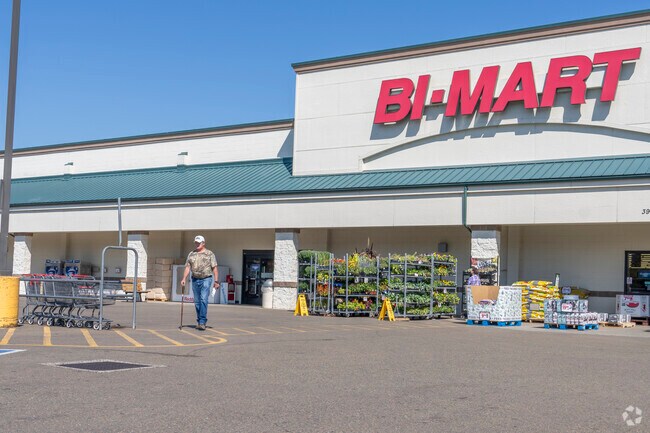 Bi-Mart is a great place to get some groceries.