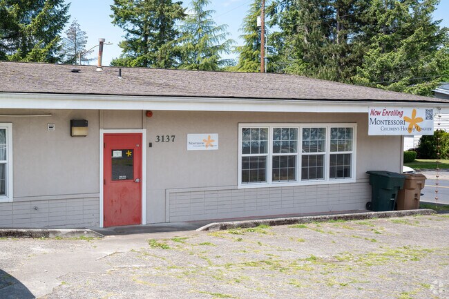 Montessori Children's House of Long View 03