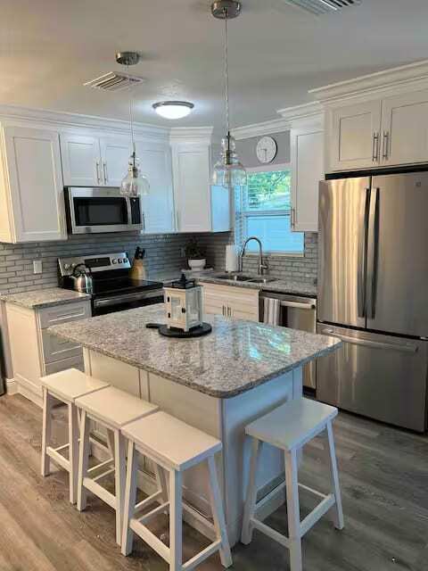 1041 S Tuttle Ave, Sarasota, FL 34237