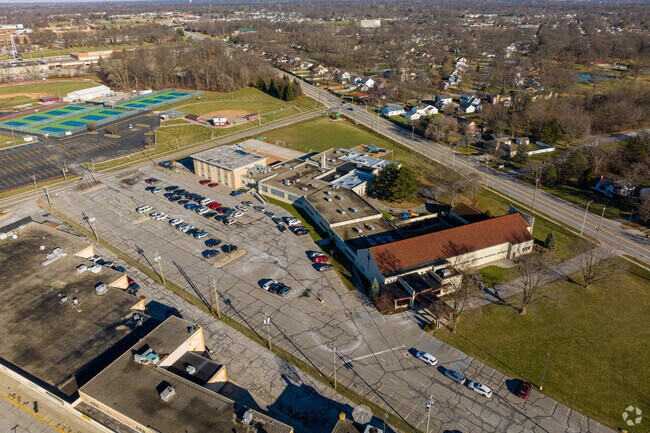 Fort Wayne's Holy Cross Lutheran has 366 students.
