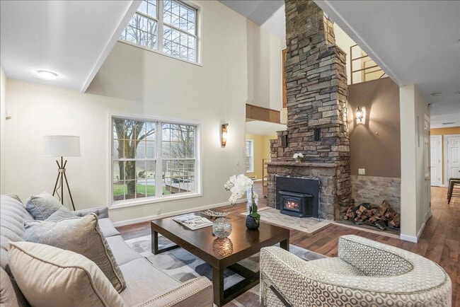 338 Clove Rd unit ID1056821P, Monroe, NY 10950 - photo 2