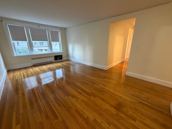 306 Tappan St unit 103, Brookline, MA 02445 - photo 2