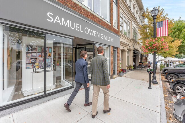 Lunchtime walks along the art galleries of Greenwich Ave are standard practice.