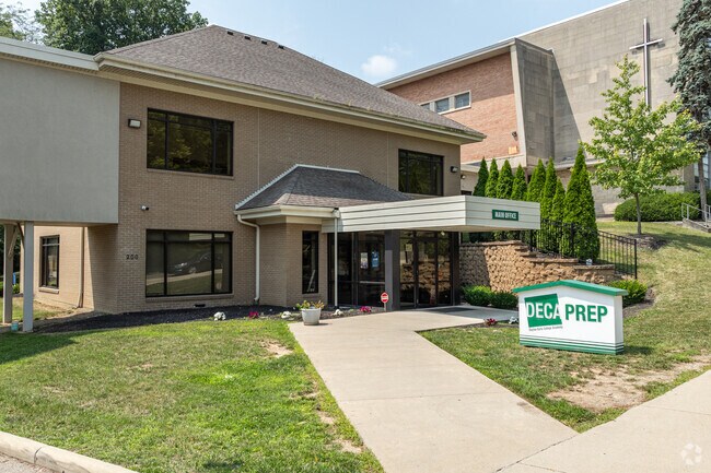 Deca Prep has a student to teacher ratio of 15 to 1.