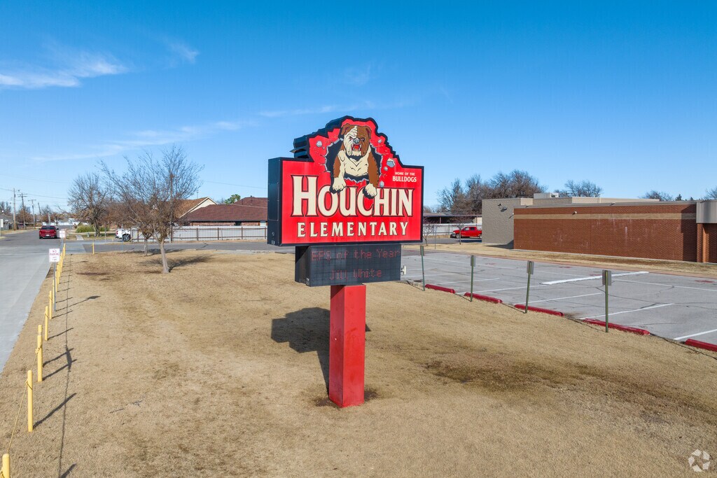 Houchin Elementary helps students become productive scholars.