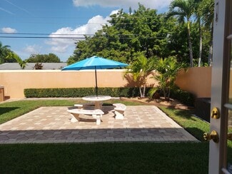 9845 NW 27th St Unit STUDIO APARTMENT, Doral, FL 33172