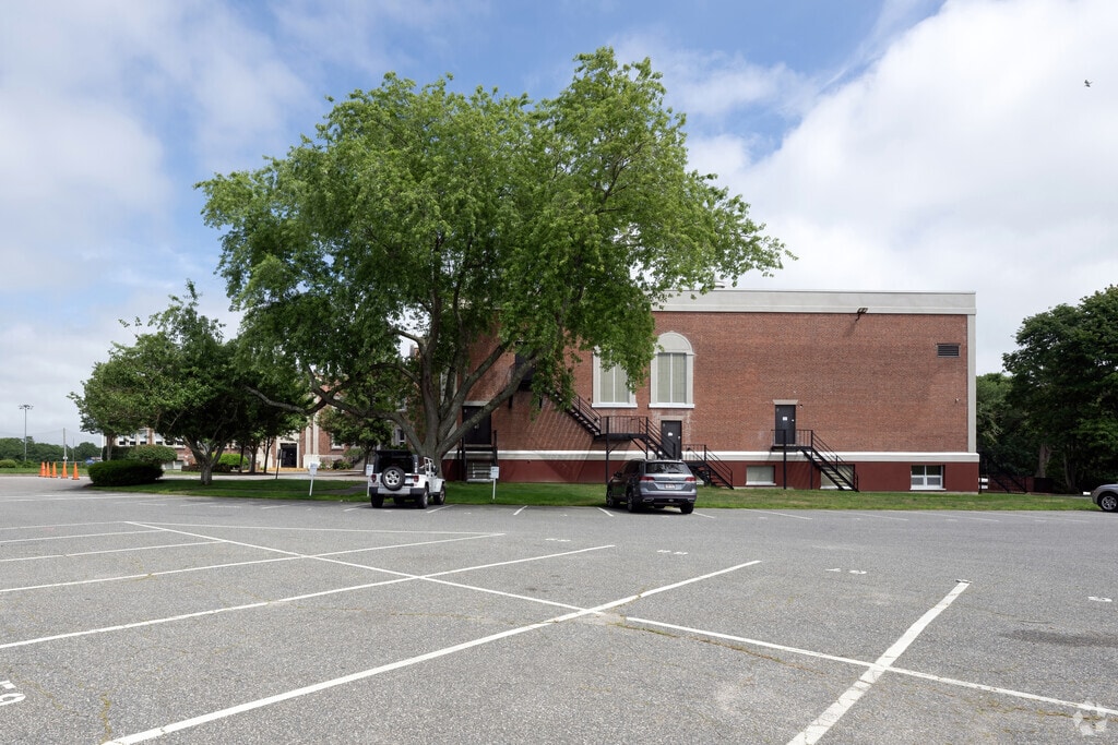 At St. John Paul II School - High School Division the faith-based community thrives.