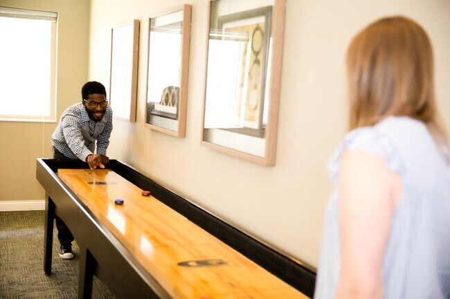 Capitol Grove Apartments, Des Moines, IA 50310 - photo 4