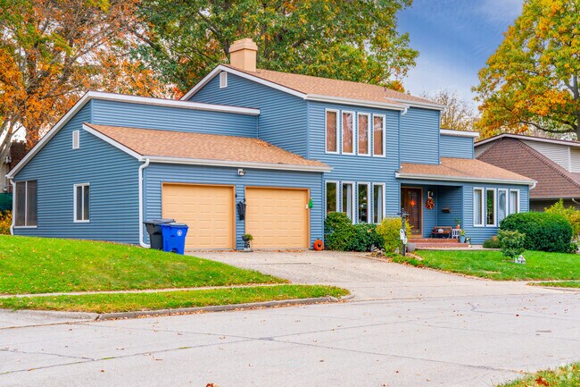 Some of the larger, and nicer houses can range above 200k.