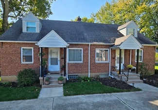 1106 Acorn Dr, Oakwood, OH 45419