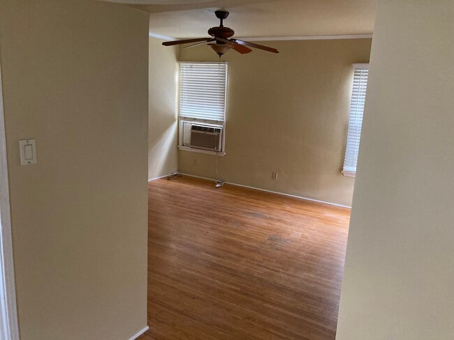 1526 E Wilson Ave unit Detached House, Glendale, CA 91206 - photo 3