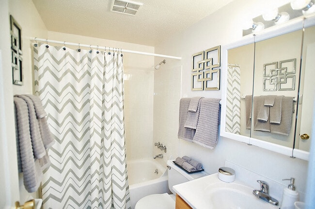 Full Bathroom at Ashmore Trace