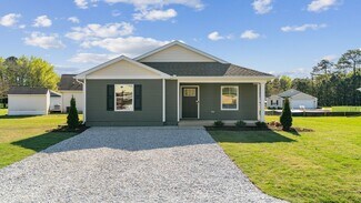 91 Byway Dr, Kilmarnock, VA 22482