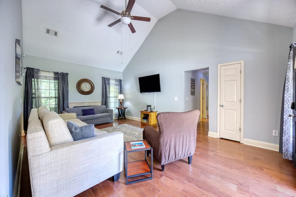 4235 King Arthur Place unit ID1043511P, Columbus, GA 31907 - photo 1