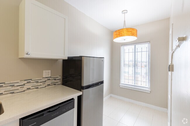 Seven Lions Apartments, Los Angeles, CA 90004 - photo 3