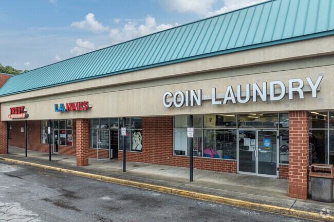 On Campelle avenue, Winston Ridge residents will find retail strip malls and daily amenities.