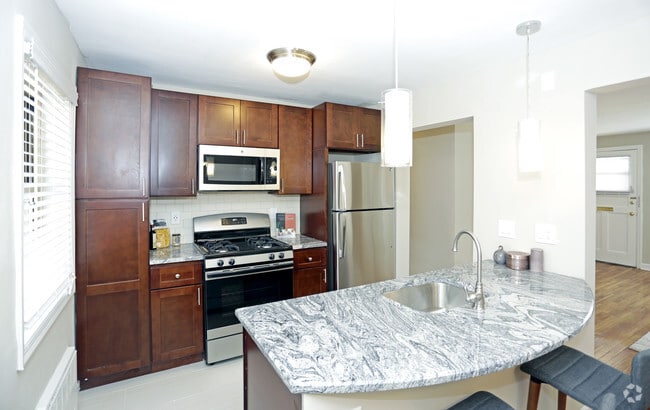 Hutton Lafayette at West Orange, West Orange, NJ 07052 - photo 2