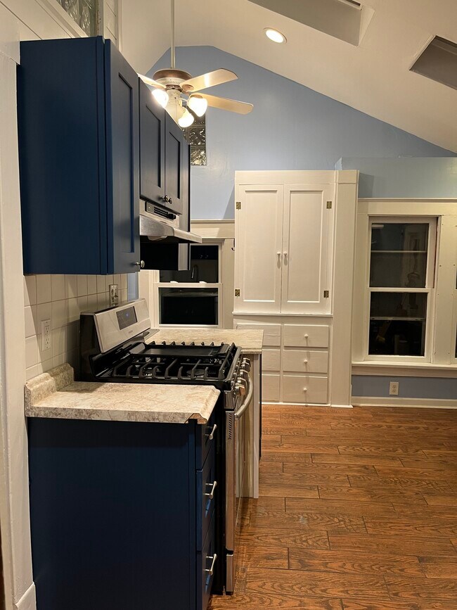 325 S Main St unit 2, Youngstown, OH 44514 - photo 7