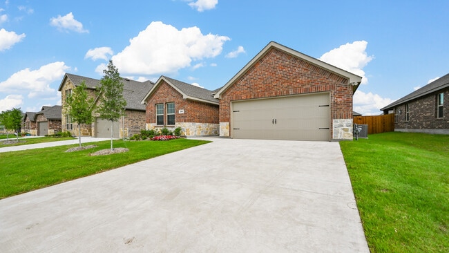 5048 Blazer Way unit 36201439, Garland, TX 75043 - photo 3