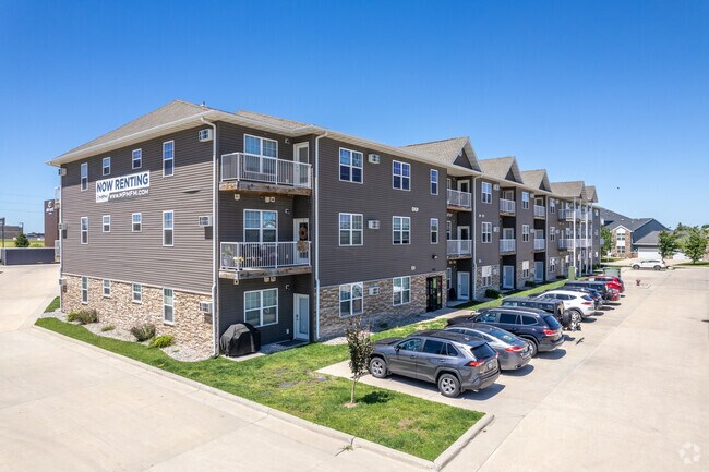 Burlington's condos offer modern comfort and convenience in a vibrant community.