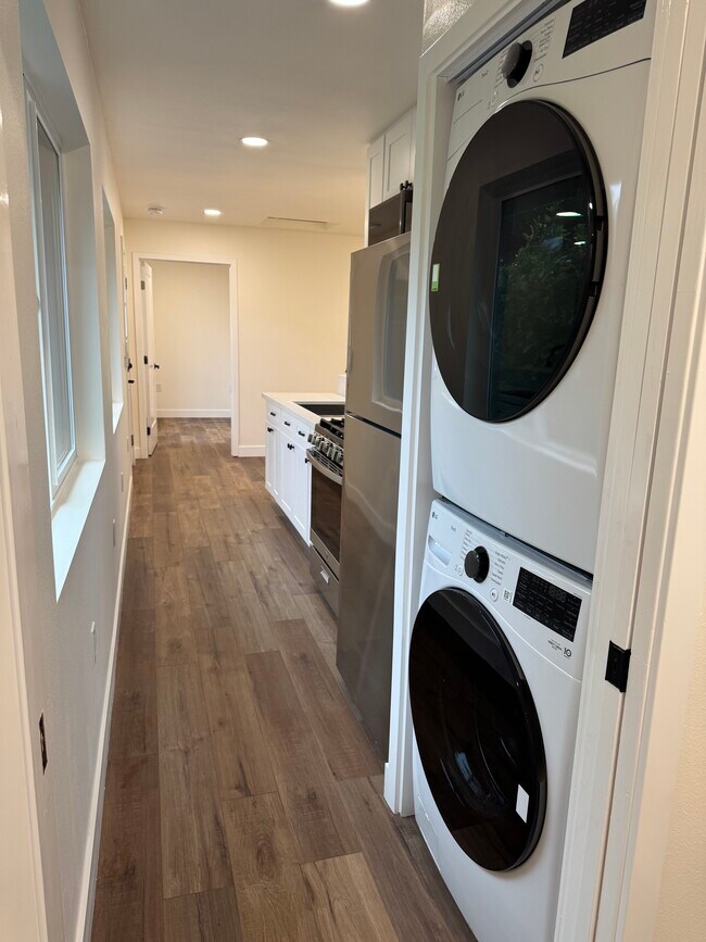 2525 Sirius St unit B, Thousand Oaks, CA 91360 - photo 6