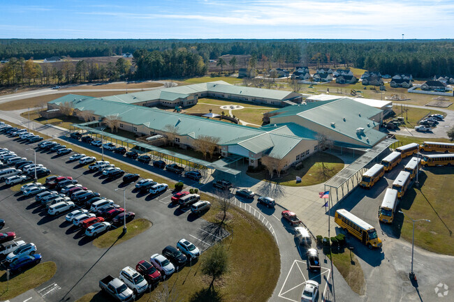 Pee Dee Elementary School has a large campus.