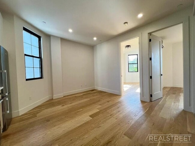 2553 Bedford Ave unit 4B, Brooklyn, NY 11226 - photo 5