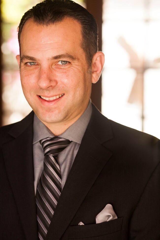 Agent Photo